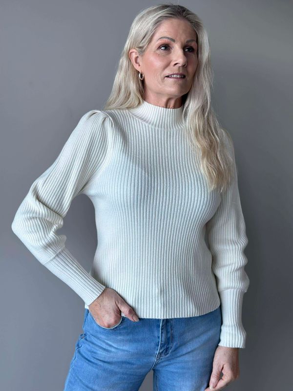 Louise Genser Offwhite