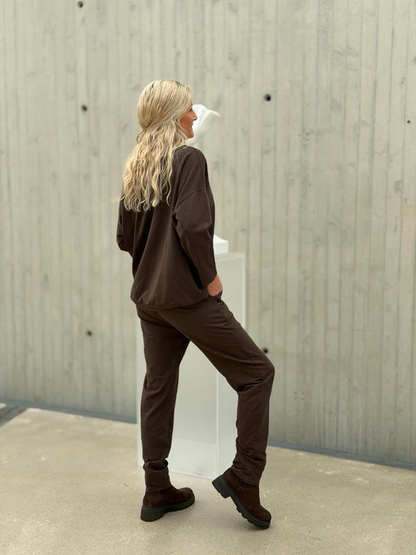 Friday Joggedress Brun
