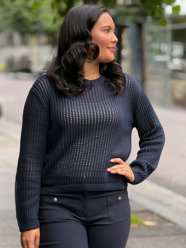 Lina Genser Navy