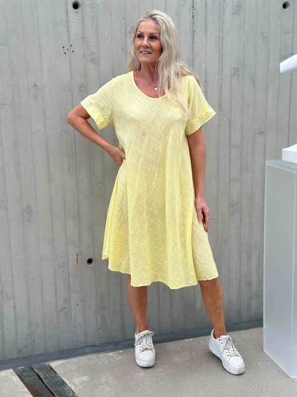 Linda Kjole Plain Gul