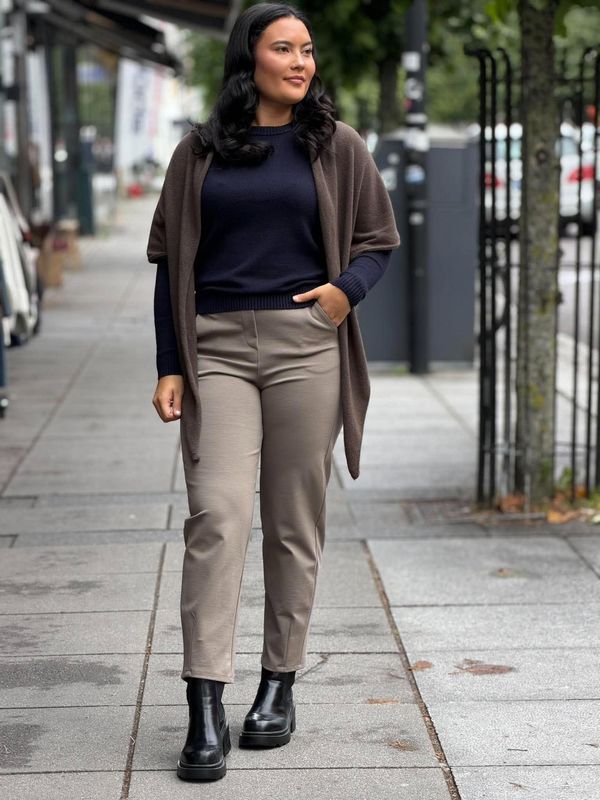 Elle Genser Navy