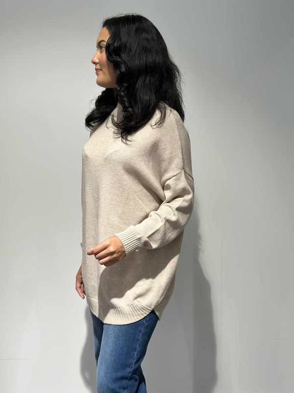 Janina Genser Beige