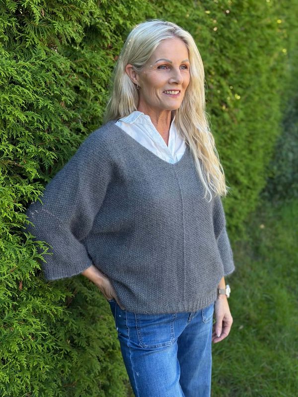 Eira Genser Grå