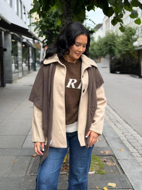 Lucilla Jakke Kort Beige