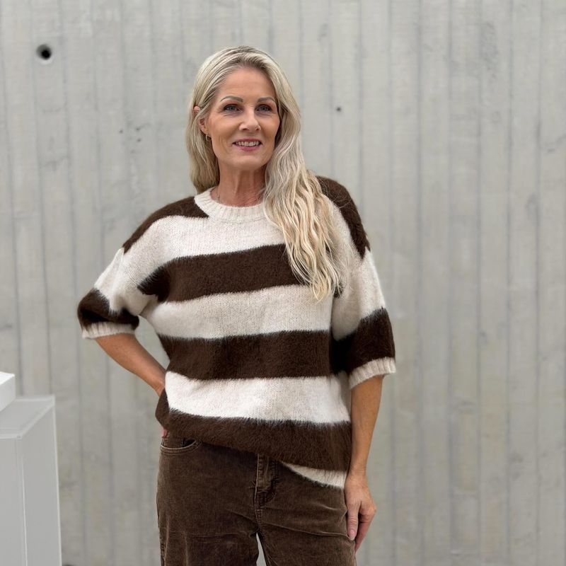 Verona Genser Offwhite