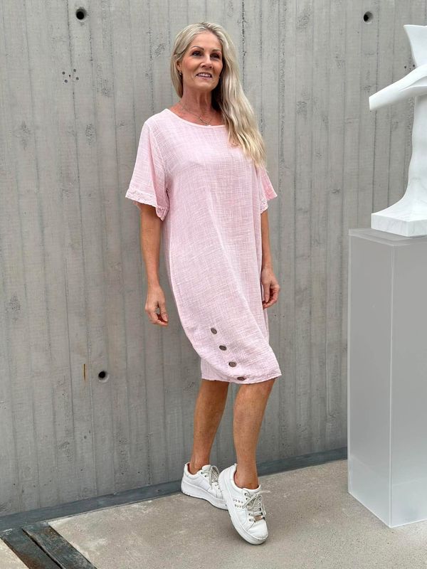 Linda Kjole Knapp Rosa