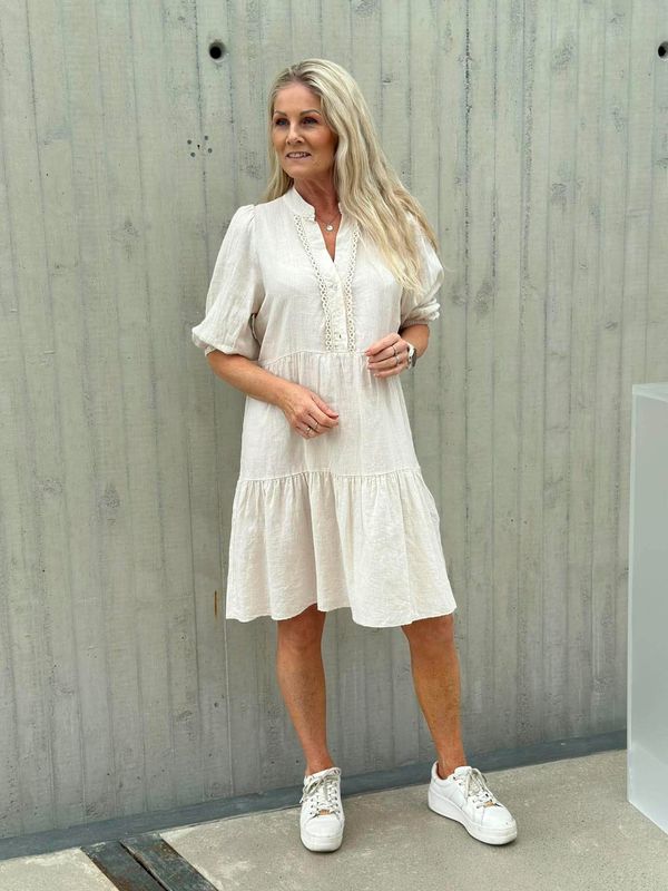 Pia Kjole Beige