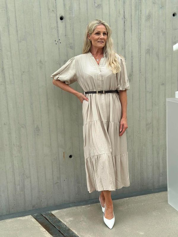 Kalina Kjole Beige