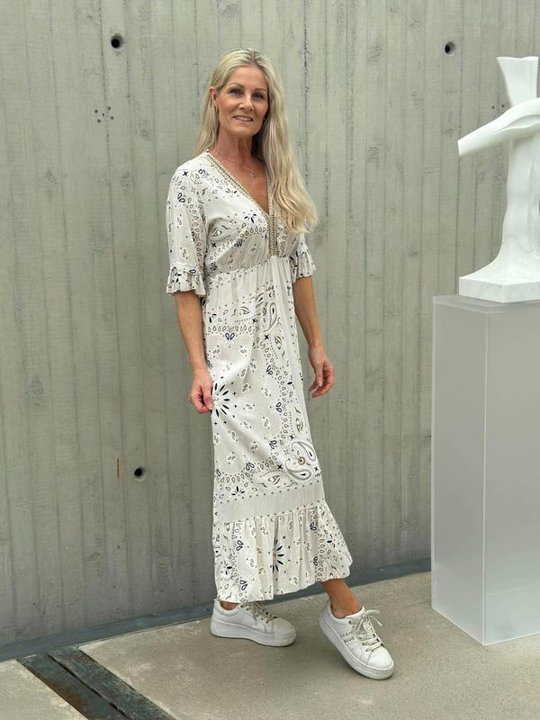 Oda Kjole Lang Beige